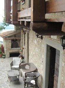 Alte, charmante Natursteinfassaden