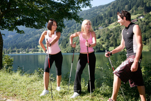 Jogger und Nord Walker finden am Feldsee in Kärnten beste Bedingungen