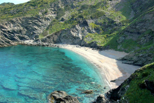 Einer der für Sardinien berühmten, weißen Sandstrände