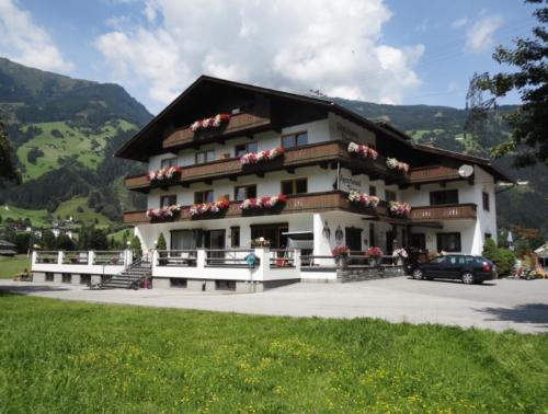 Unser Bauernhof im Zillertal ist bei Familien das ganze Jahr über beliebt