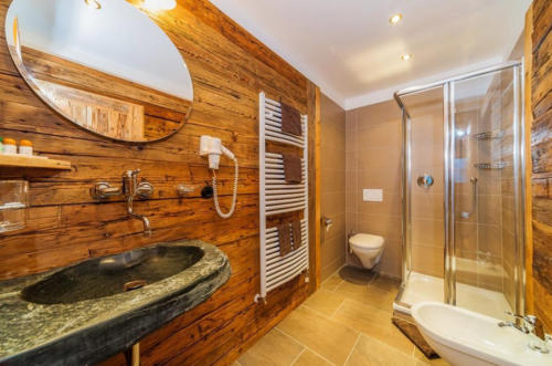 Hübsch gestaltete Badezimmer